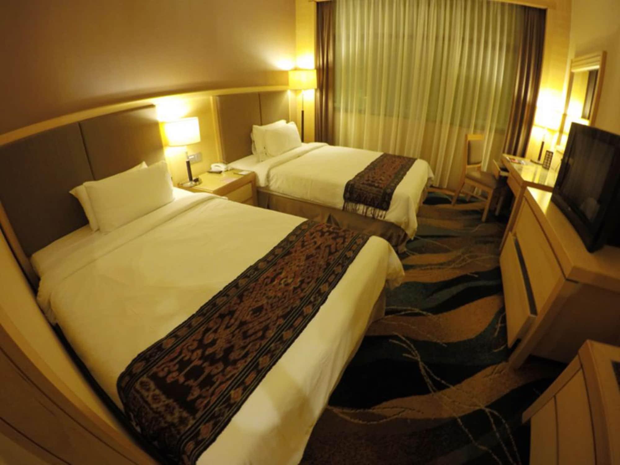 Imperial Palace Hotel Miri Bagian luar foto