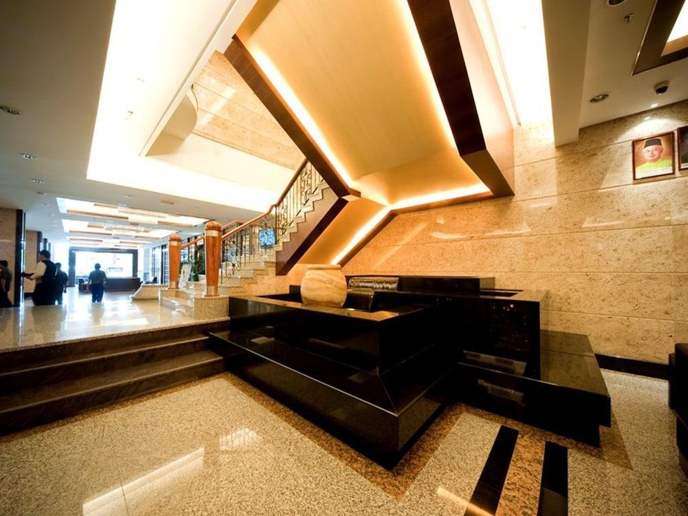 Imperial Palace Hotel Miri Bagian luar foto