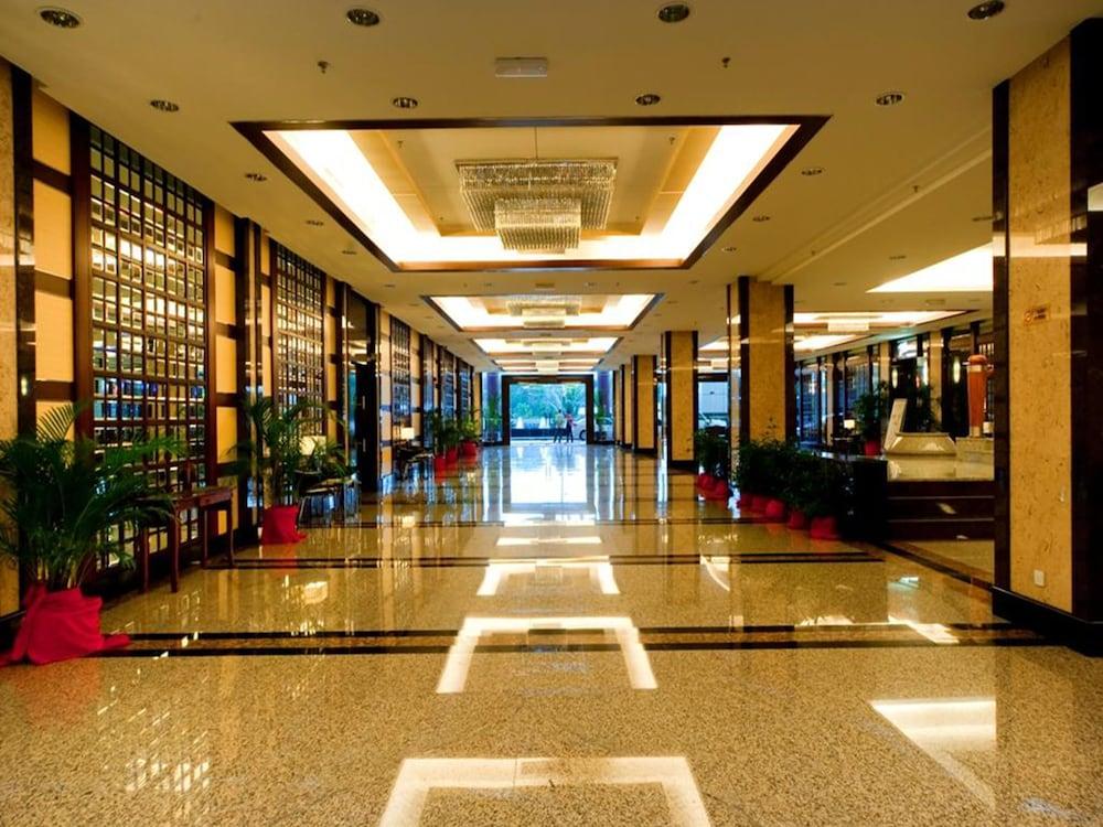Imperial Palace Hotel Miri Bagian luar foto
