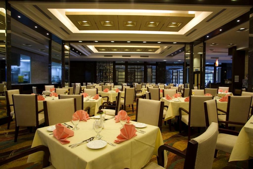 Imperial Palace Hotel Miri Bagian luar foto
