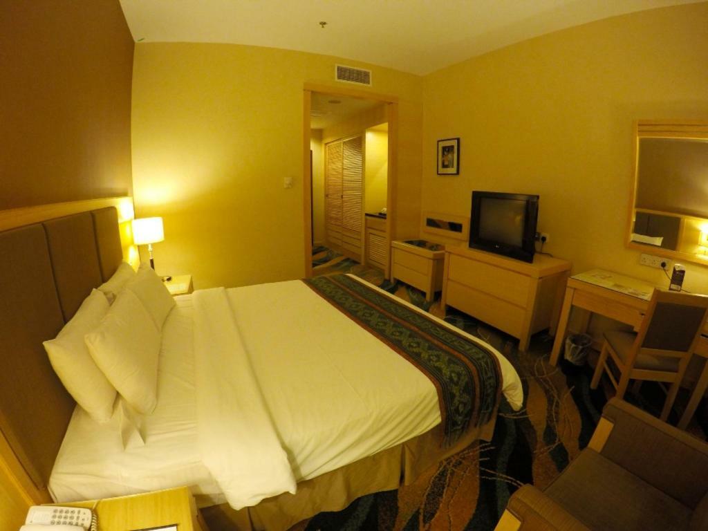 Imperial Palace Hotel Miri Bagian luar foto
