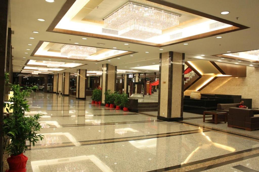 Imperial Palace Hotel Miri Bagian luar foto